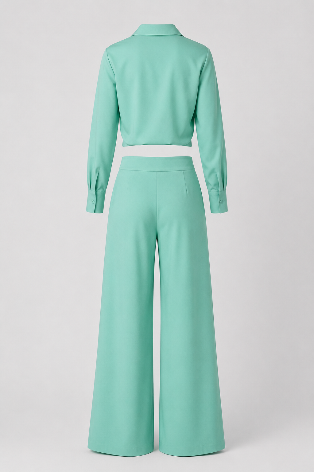 Conjunto de verano con camisa anudada y pantalón palazzo de cintura alta