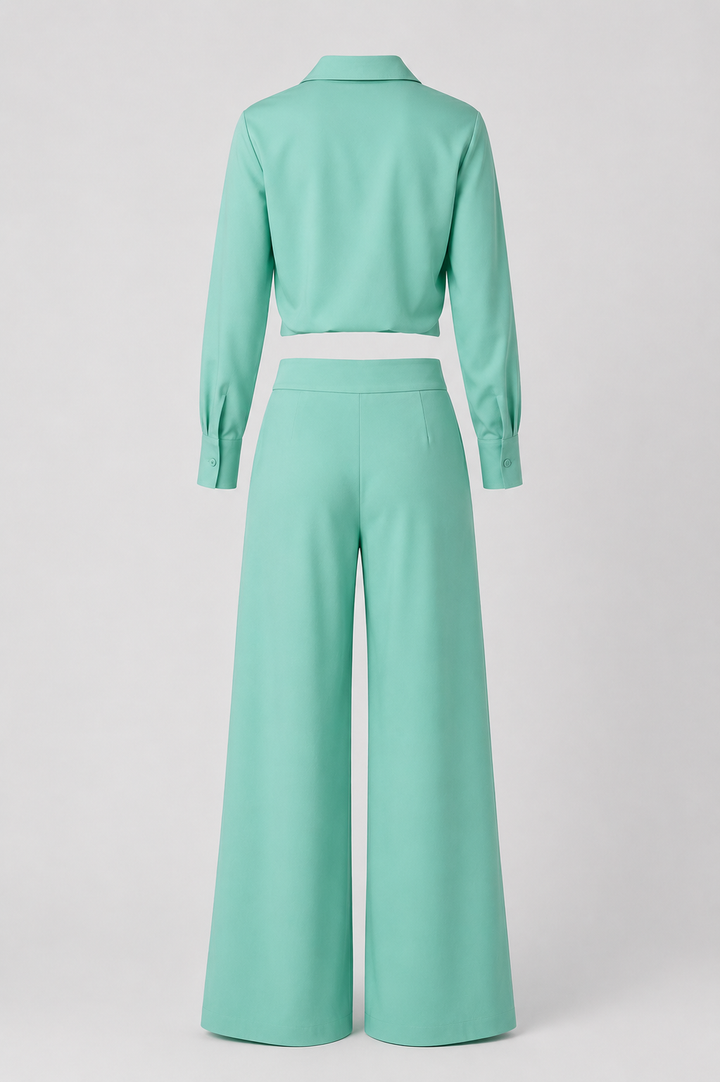 Conjunto de verano con camisa anudada y pantalón palazzo de cintura alta